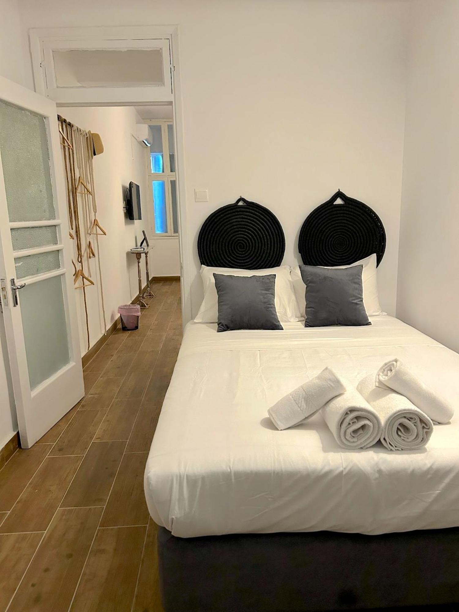 Queen Regina Suites By Platform 357 Nicosia Buitenkant foto