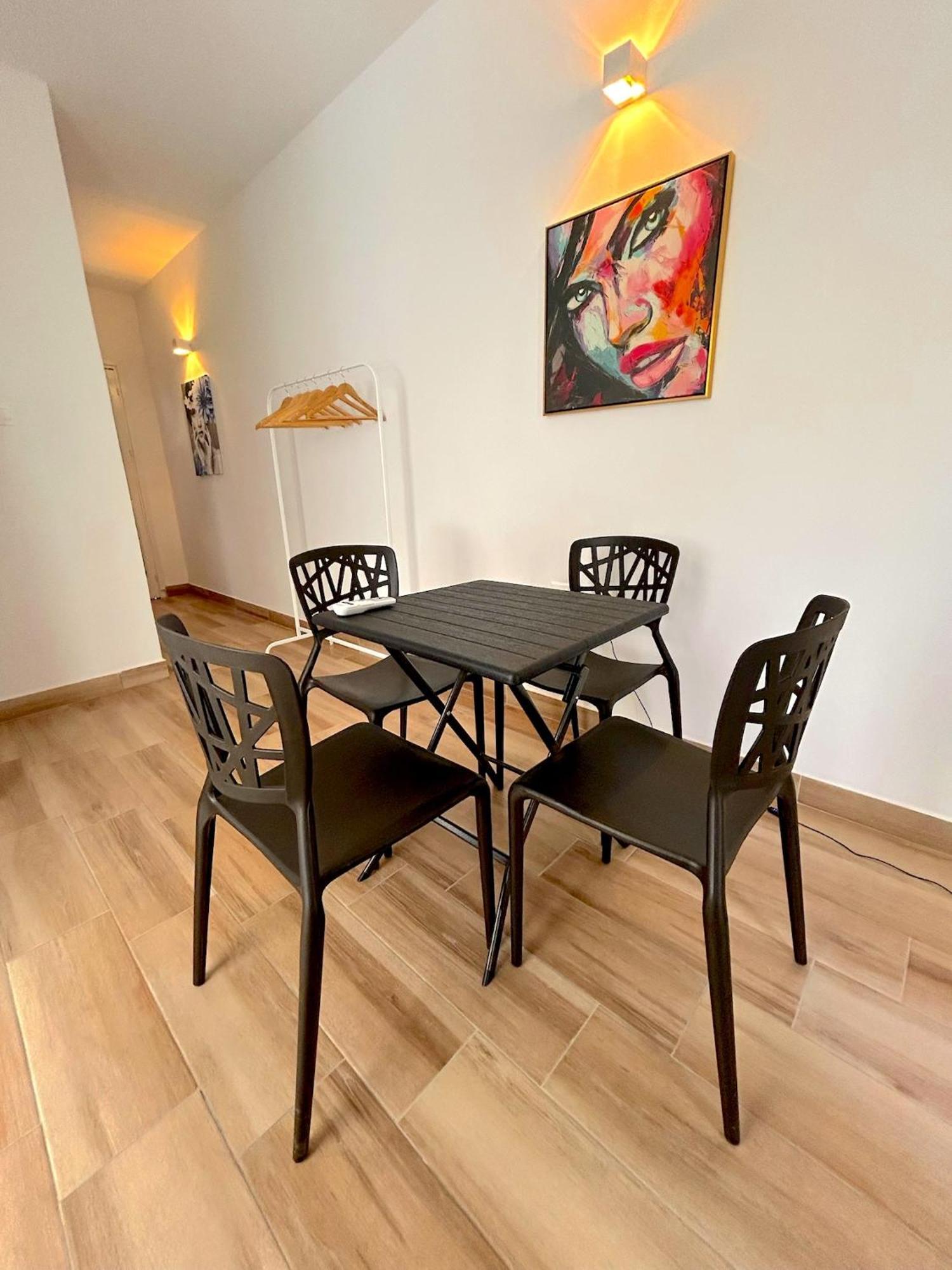 Queen Regina Suites By Platform 357 Nicosia Buitenkant foto