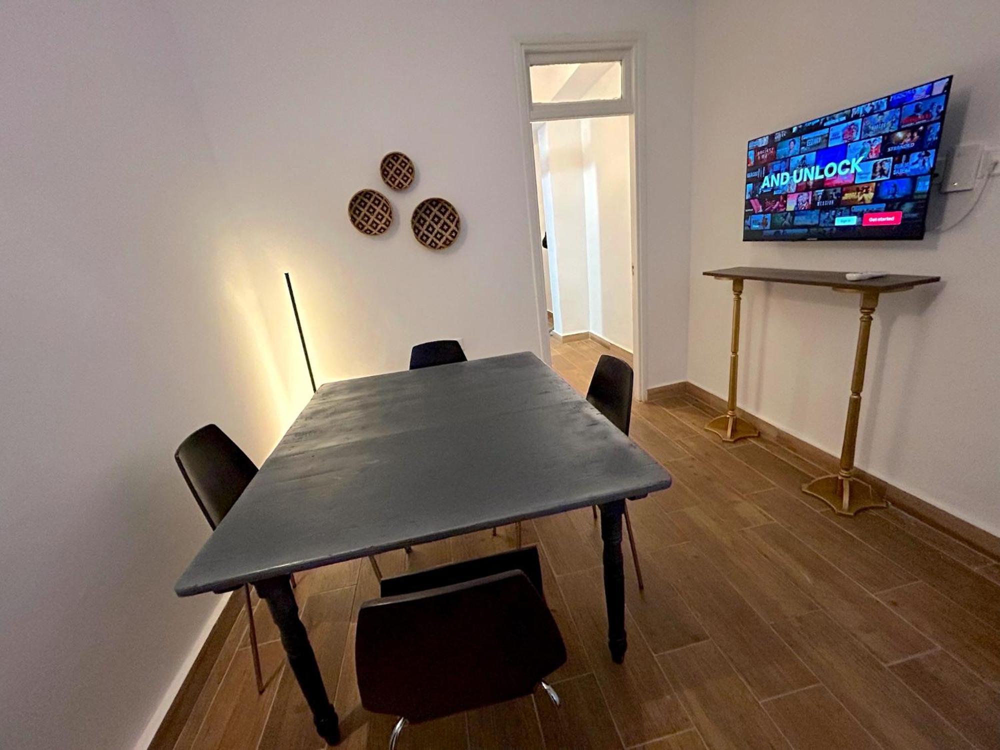 Queen Regina Suites By Platform 357 Nicosia Buitenkant foto