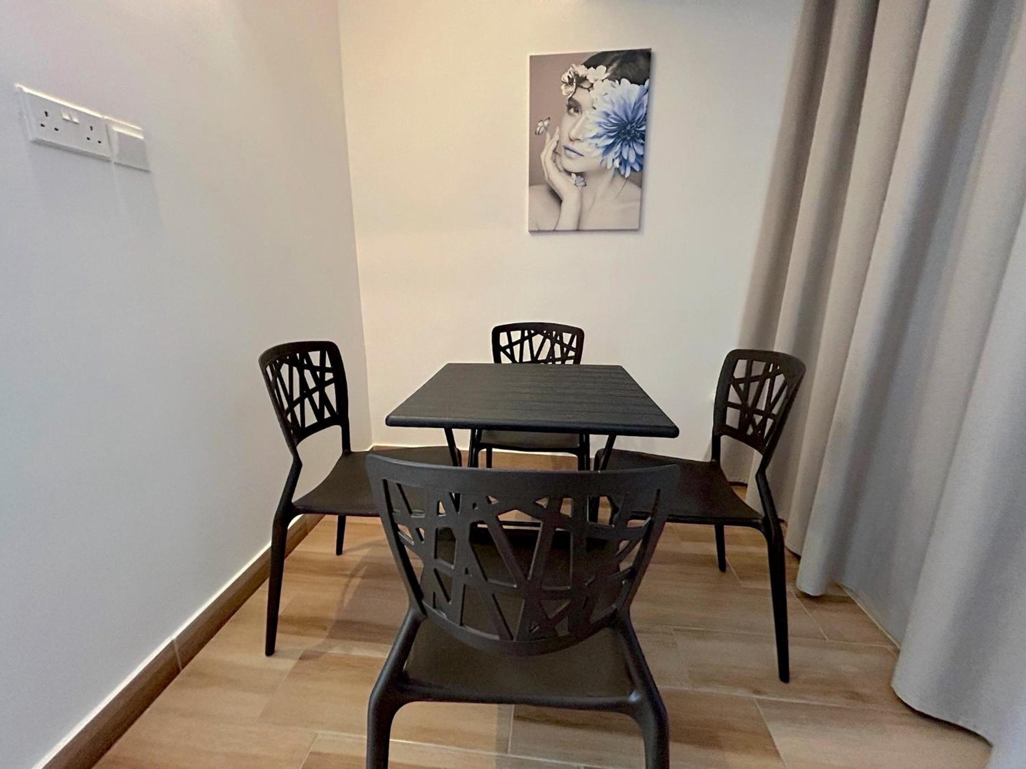 Queen Regina Suites By Platform 357 Nicosia Buitenkant foto