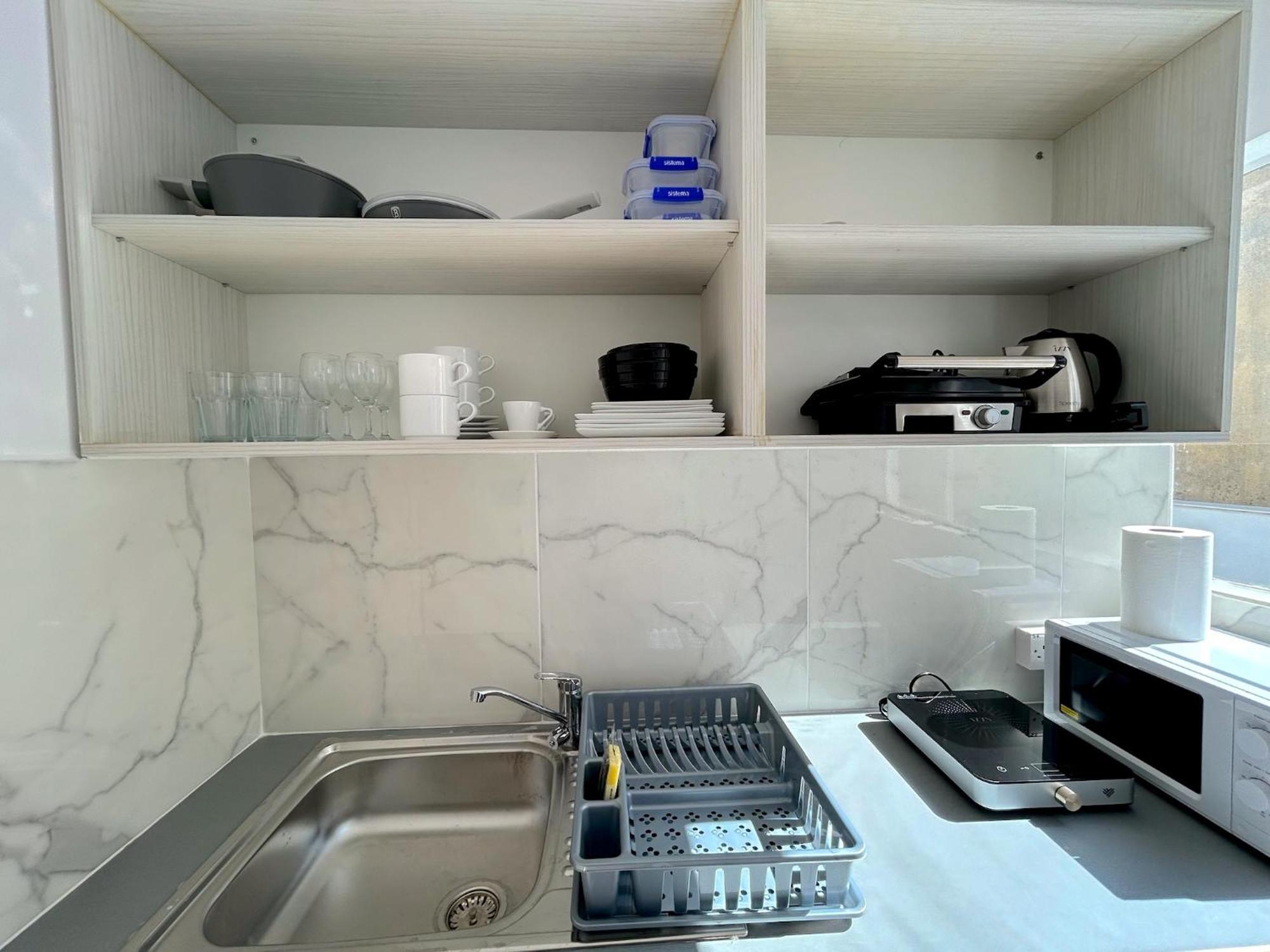 Queen Regina Suites By Platform 357 Nicosia Buitenkant foto