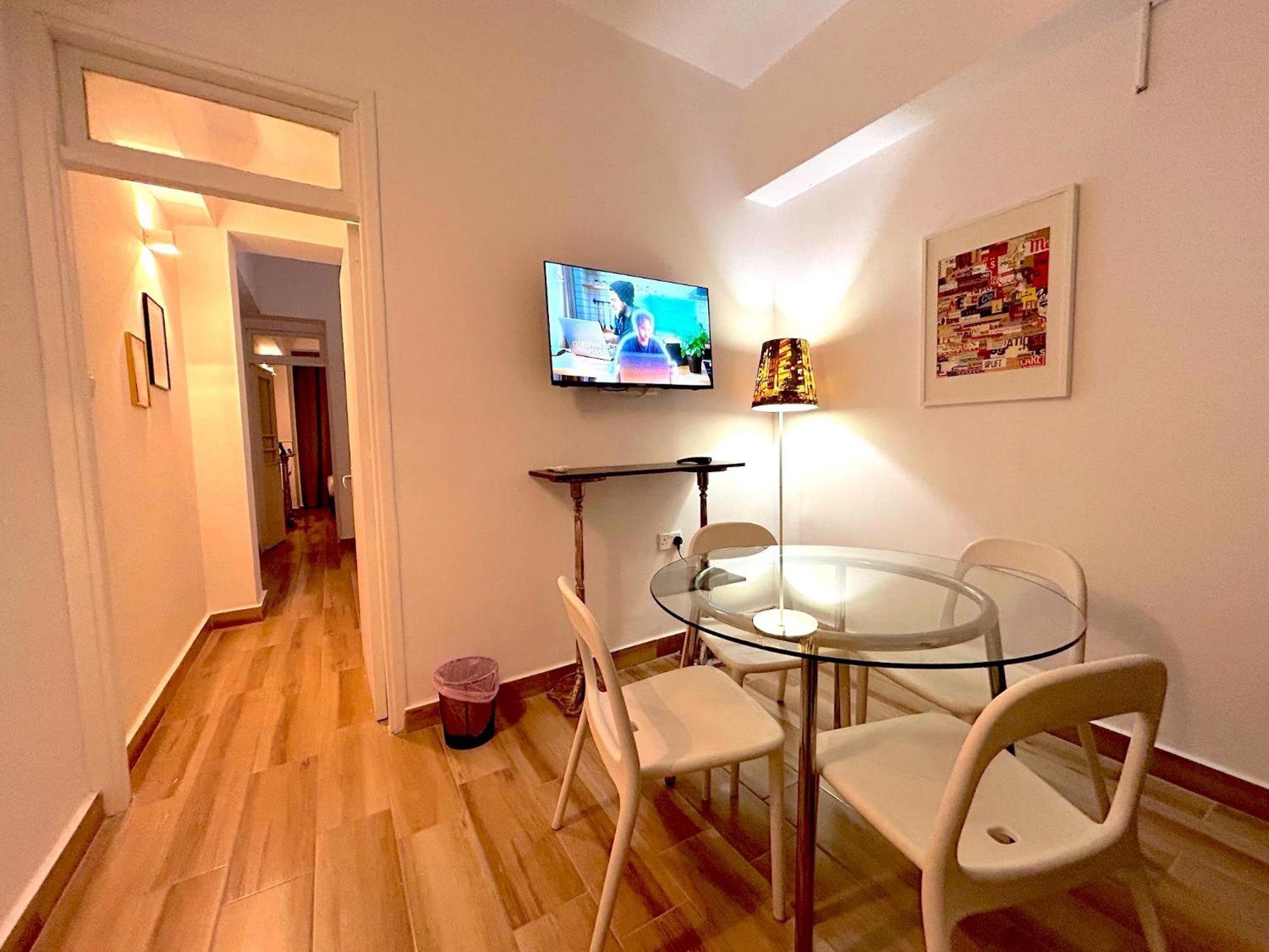 Queen Regina Suites By Platform 357 Nicosia Buitenkant foto