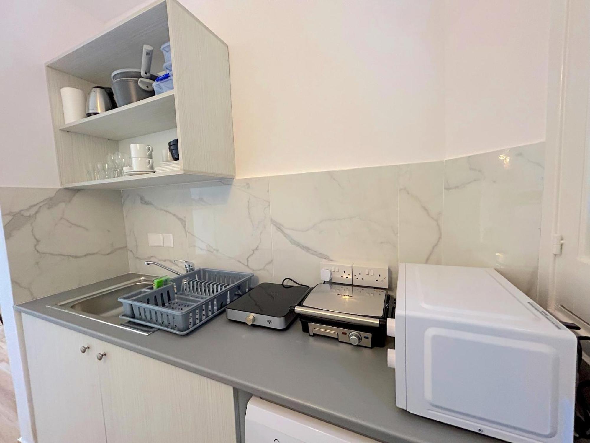 Queen Regina Suites By Platform 357 Nicosia Buitenkant foto