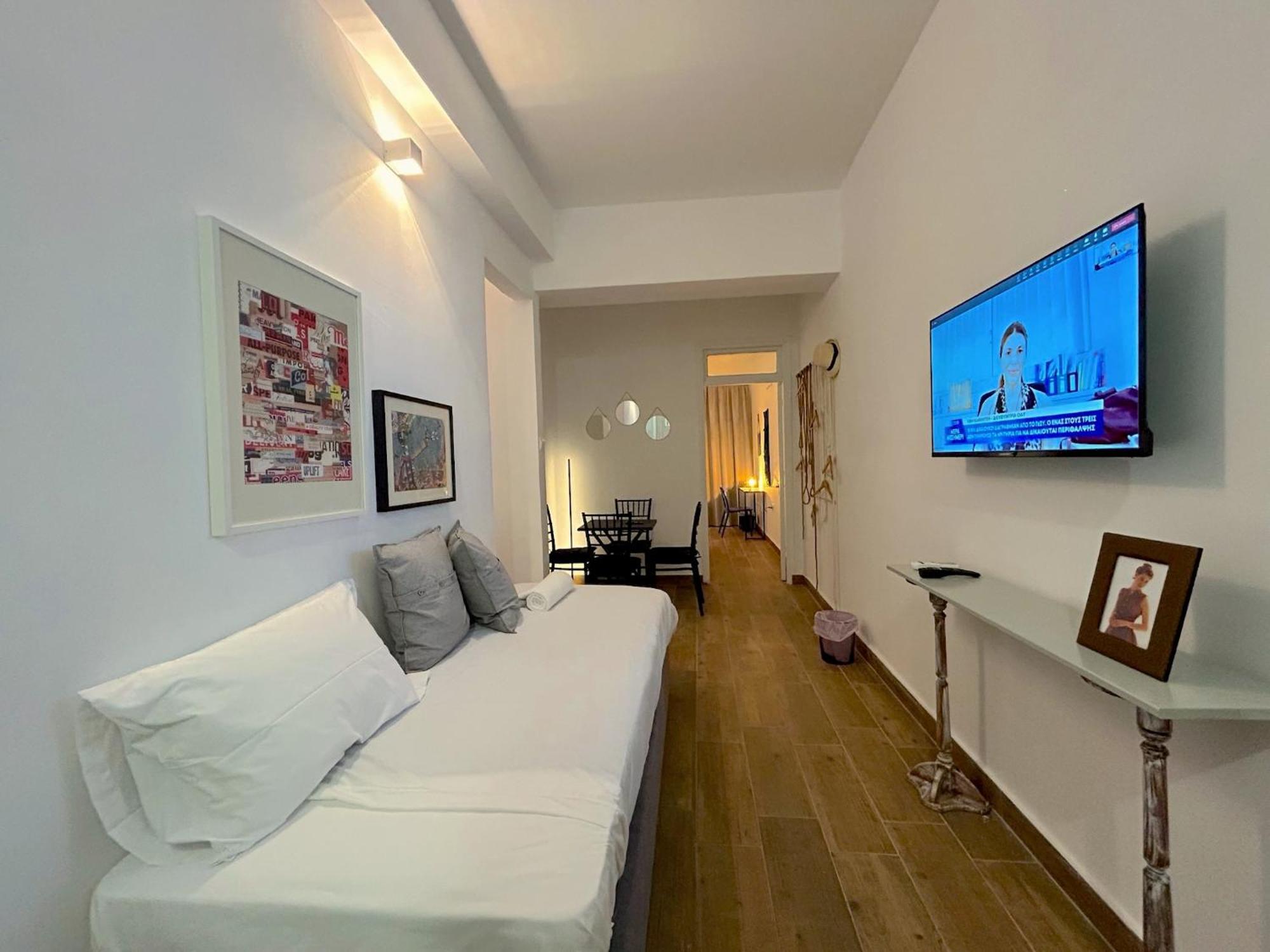 Queen Regina Suites By Platform 357 Nicosia Buitenkant foto