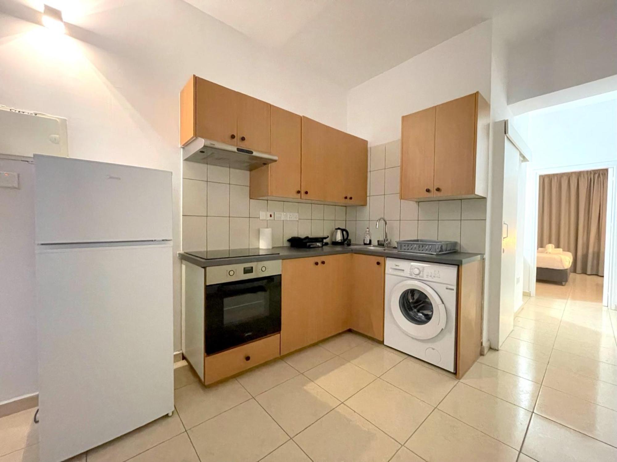 Queen Regina Suites By Platform 357 Nicosia Buitenkant foto
