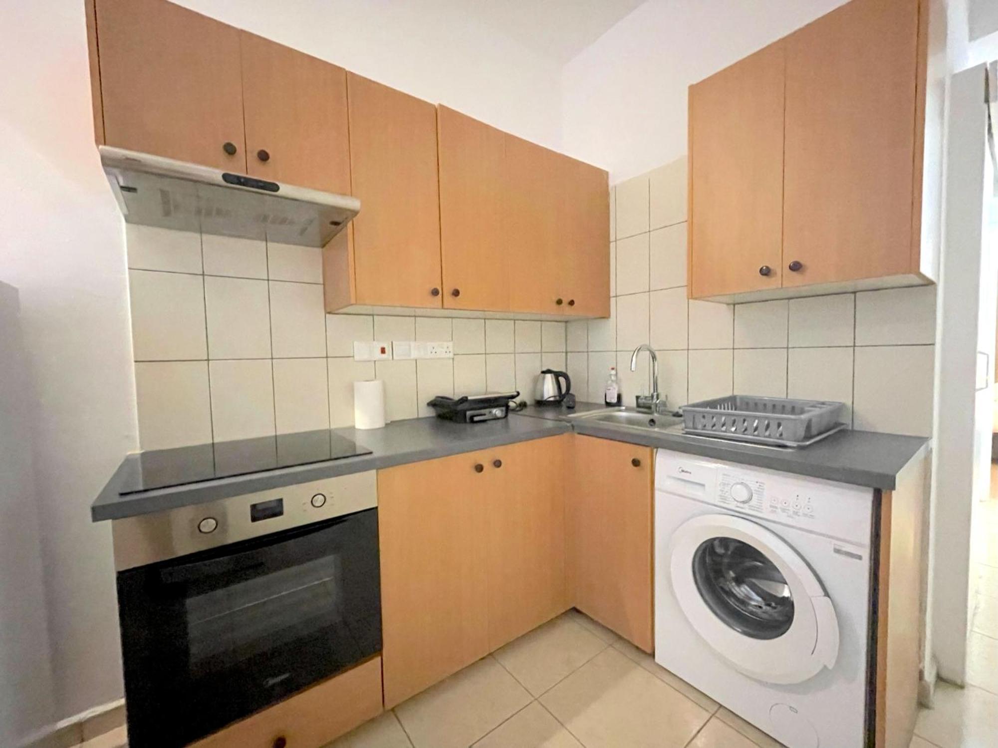 Queen Regina Suites By Platform 357 Nicosia Buitenkant foto