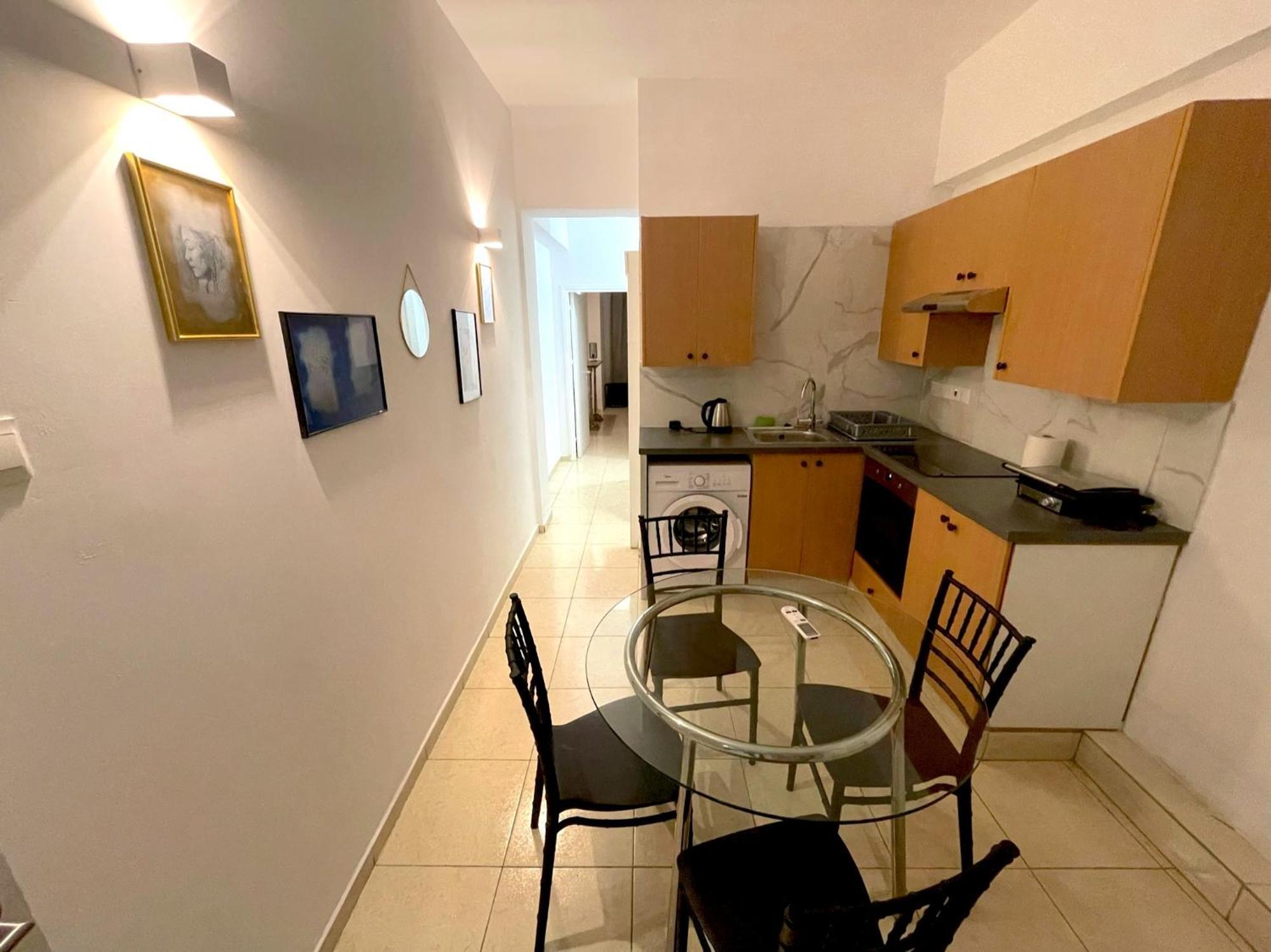 Queen Regina Suites By Platform 357 Nicosia Buitenkant foto